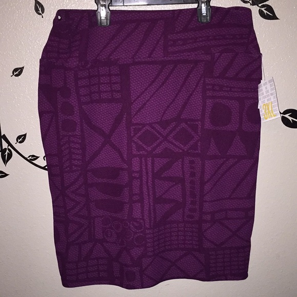 LuLaRoe Dresses & Skirts - NWT LULAROE CASSIE SKIRT